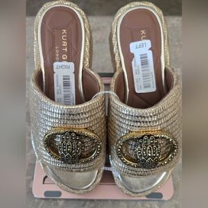 Kurt Geiger London Chelsea Platform Mules in a gold metallic/Beige. SIZE 36.5